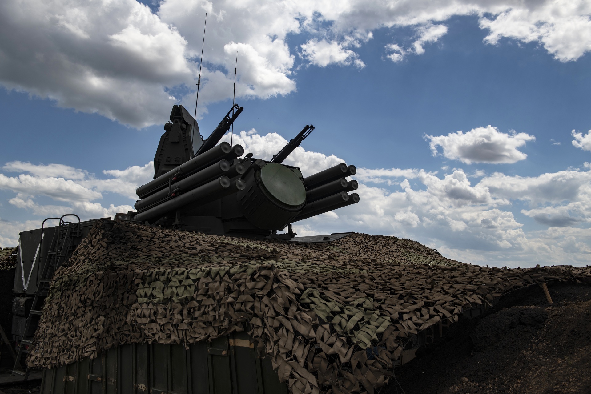 Мэр Собянин сообщил об уничтожении беспилотника силами ПВО на подлете к Москве