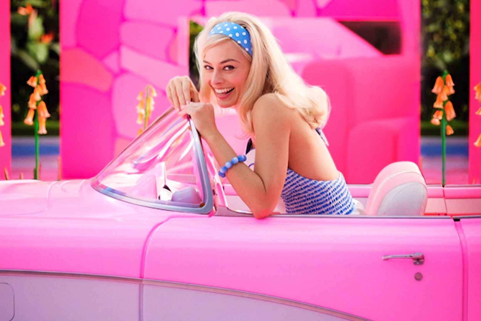 Розовый «автомобиль Барби» заметили в столичном районе Гольяново