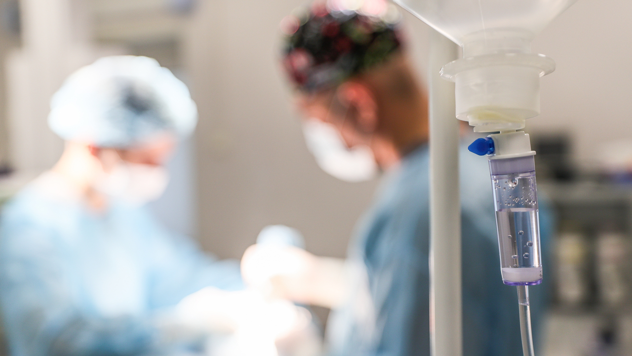 В Подмосковье у женщины разорвалась киста яичника с зубами и волосами ...