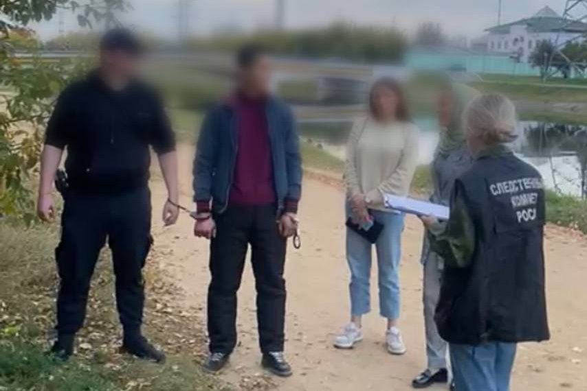 В лесополосе в районе Покровское-Стрешнево двое мужчин изнасиловали женщину