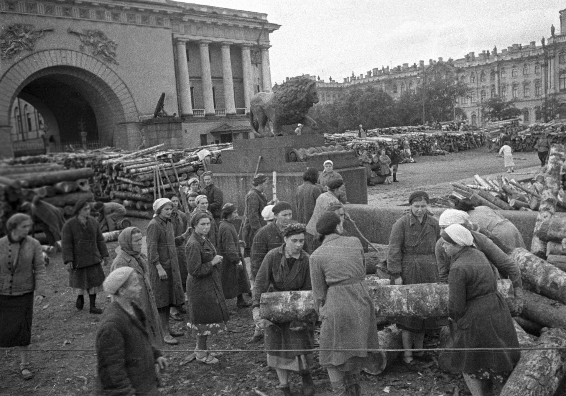 Жизнь осажденного города. Блокадного Ленинграда 1941 1944.