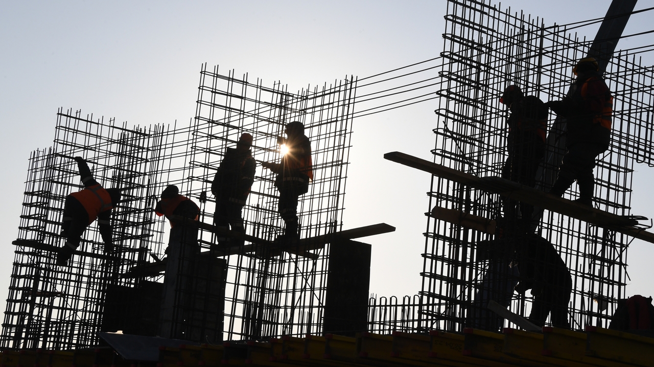 На стройке в Москве погиб рабочий: Новости: Люди - Мослента