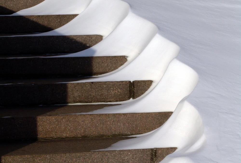 Россияне сравнили ступени и снег у Храма Христа Спасителя с зефиром и пряниками