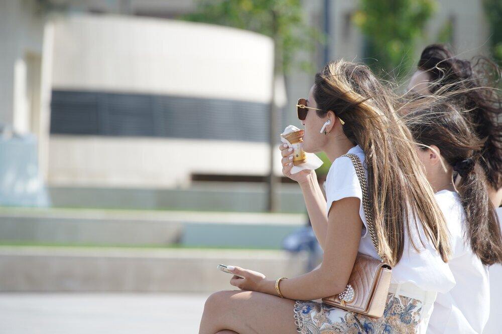 Москвичам пообещали в меру жаркий август