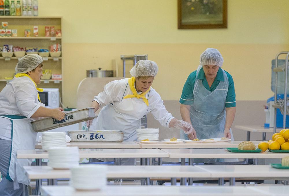 Диетолог назвала плюсы еды из школьной столовой