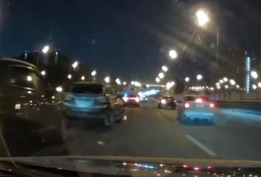 Массовая авария в Москве попала на видео