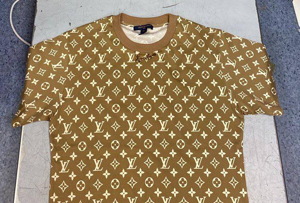 Контрабанду Chanel и Dior из Дубая пресекли в аэропорту в Москве