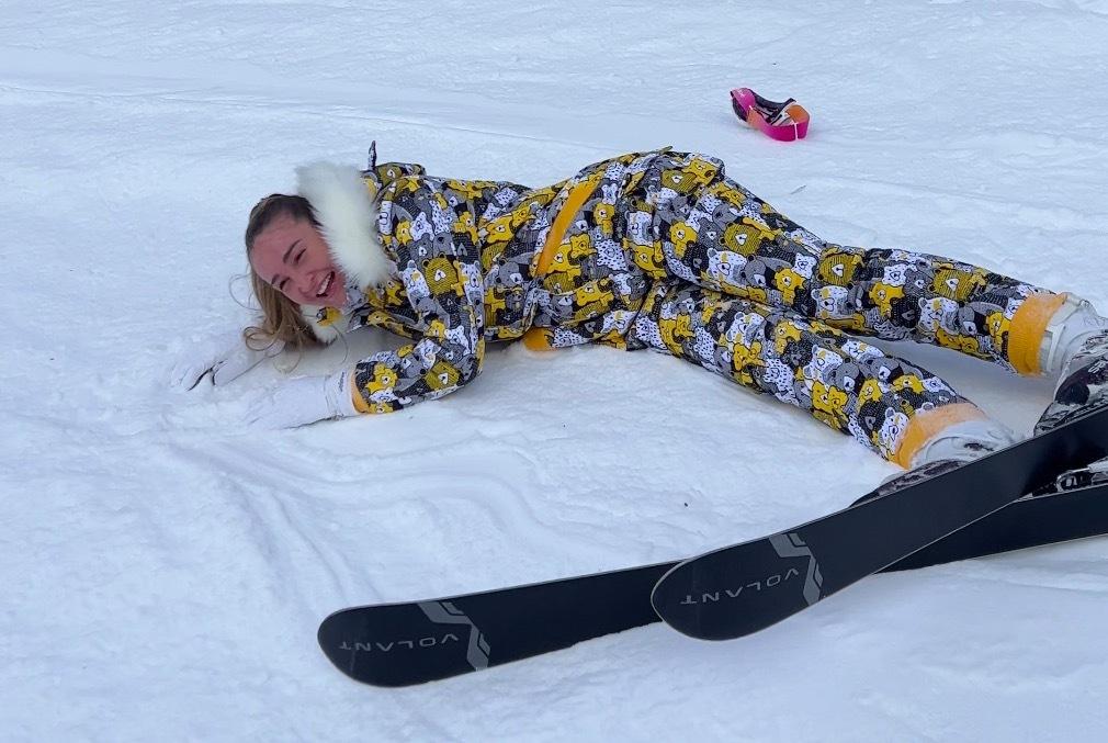 «Эпичное» падение Бузовой на горнолыжном склоне попало на видео