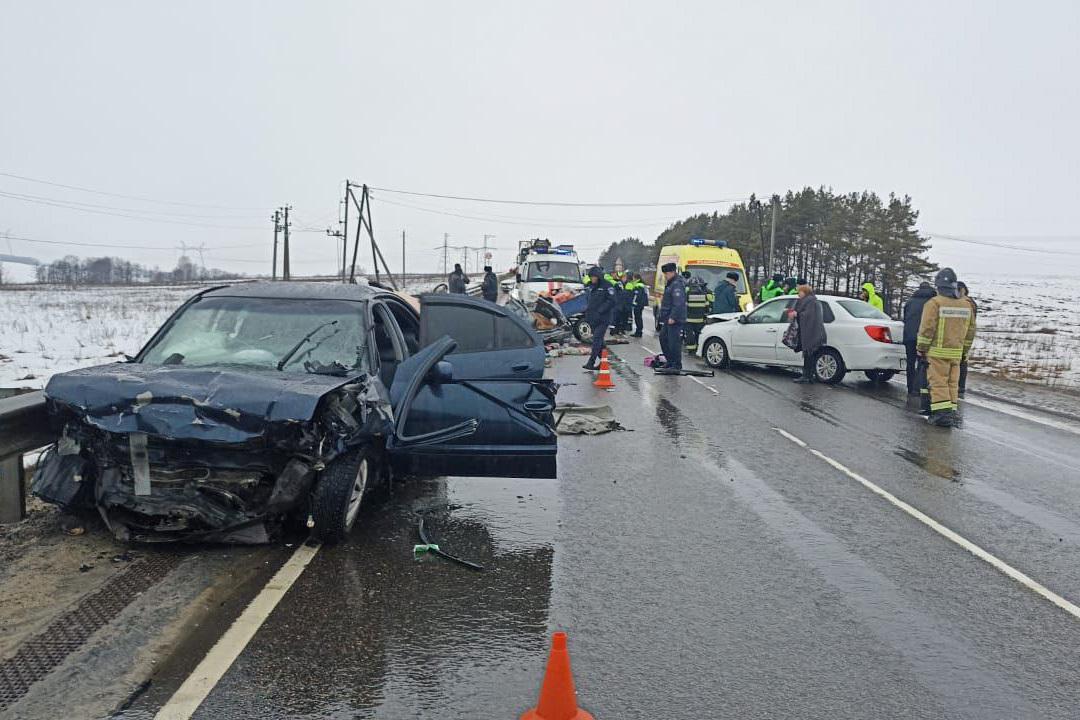 Пять человек погибли в автоаварии в Подмосковье