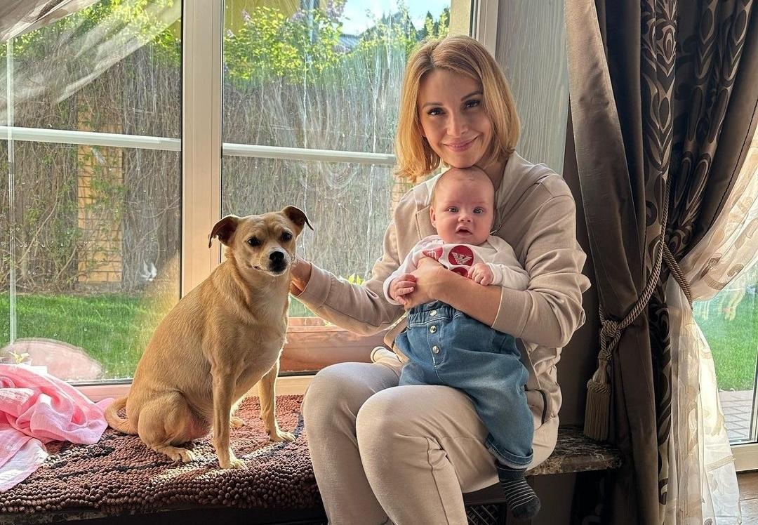 Ольга Орлова улетела из России без четырехмесячной дочери