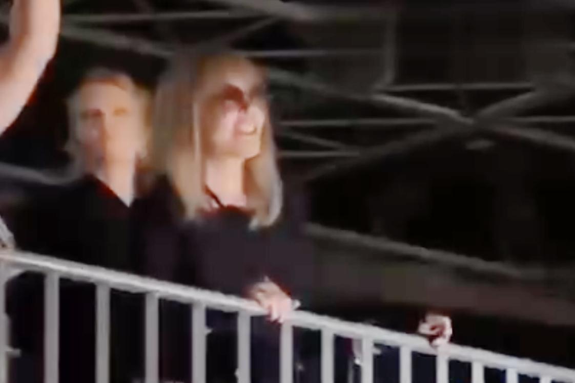 Танцы Аллы Пугачевой на концерте Земфиры попали на видео