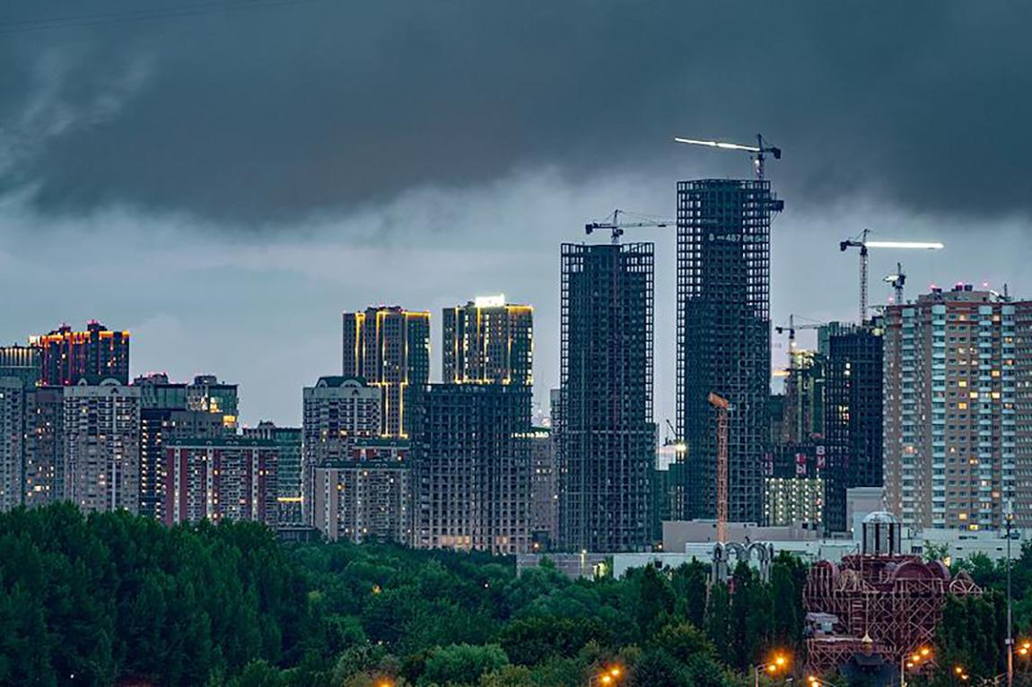 Москвичам рассказали о надвигающейся грозе до вечера