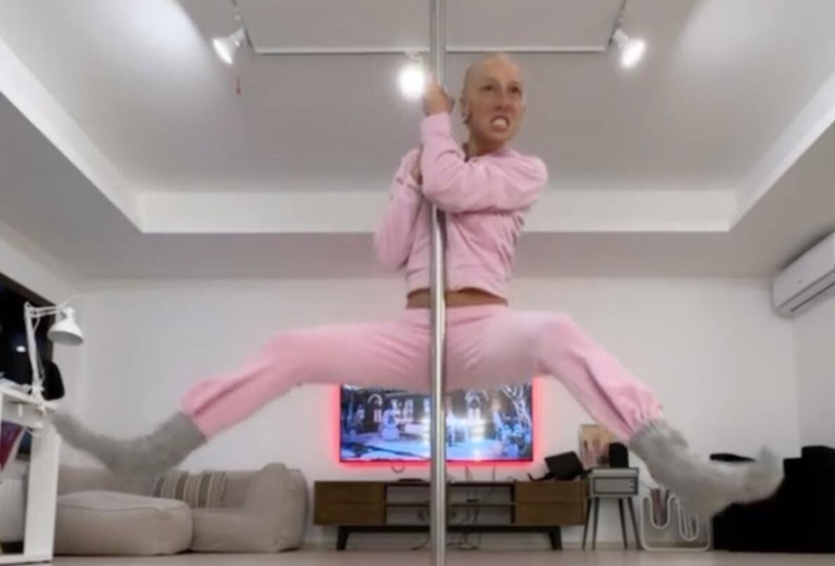 Настя Ивлеева станцевала на пилоне и попала на видео