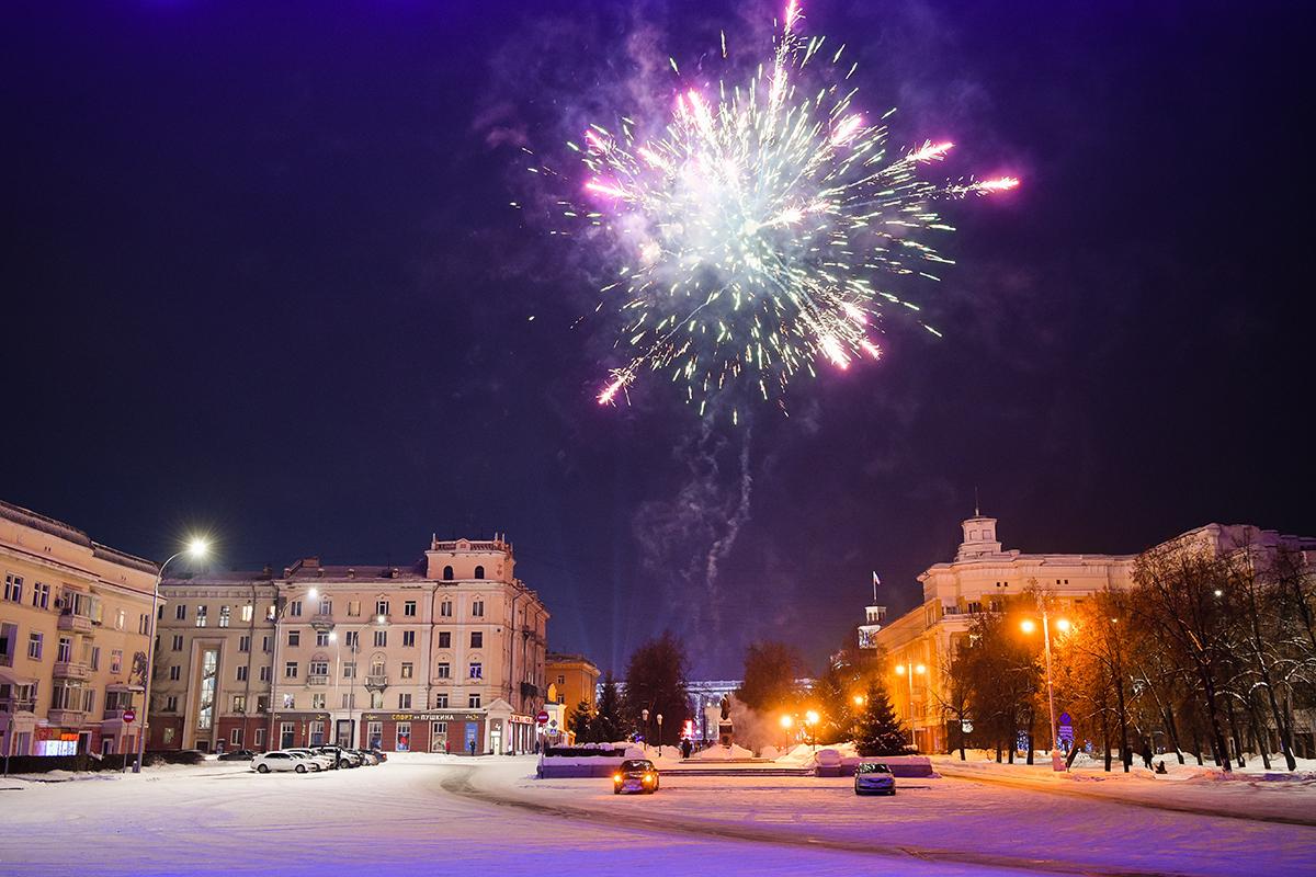 Россияне высказали свое отношение к фейерверкам в новогоднюю ночь
