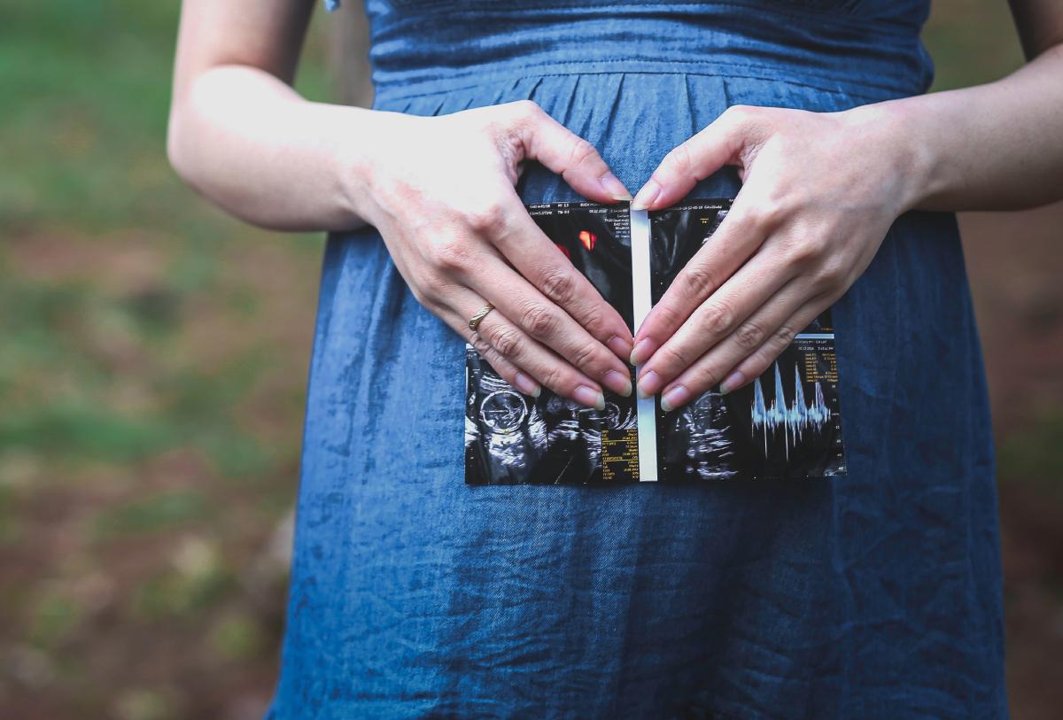 Гинеколог развеяла мифы о поздней беременности