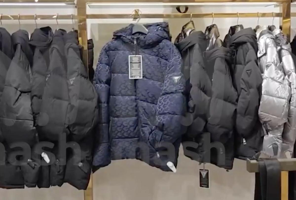 Куртки с клопами-вонючками приехали в московский ТЦ