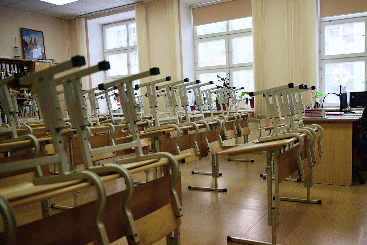 Московский школьник выпал из окна во время урока