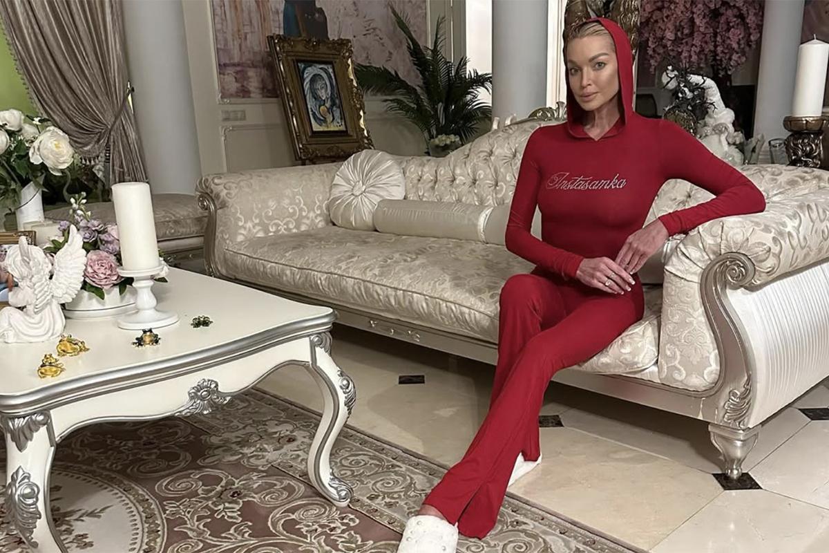 Волочкова продает шестикомнатную квартиру в Петербурге. Балерине нужно гасить долги