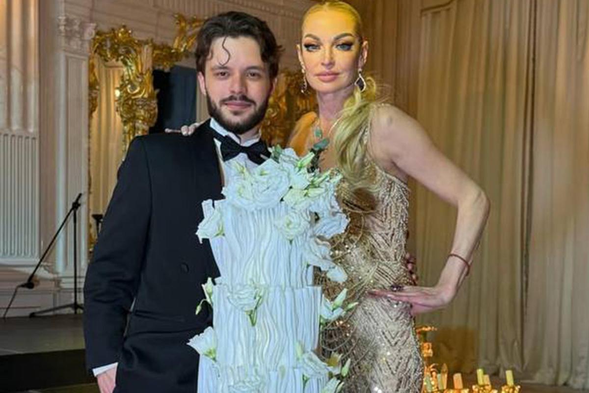 Названа цена свадебного торта дочери Волочковой