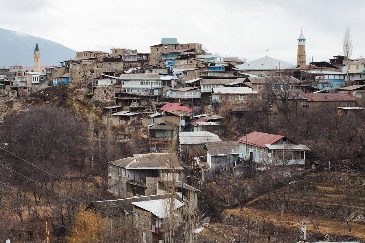 Вышедшая замуж за дагестанца русская девушка решила поработать. Но ее отругали