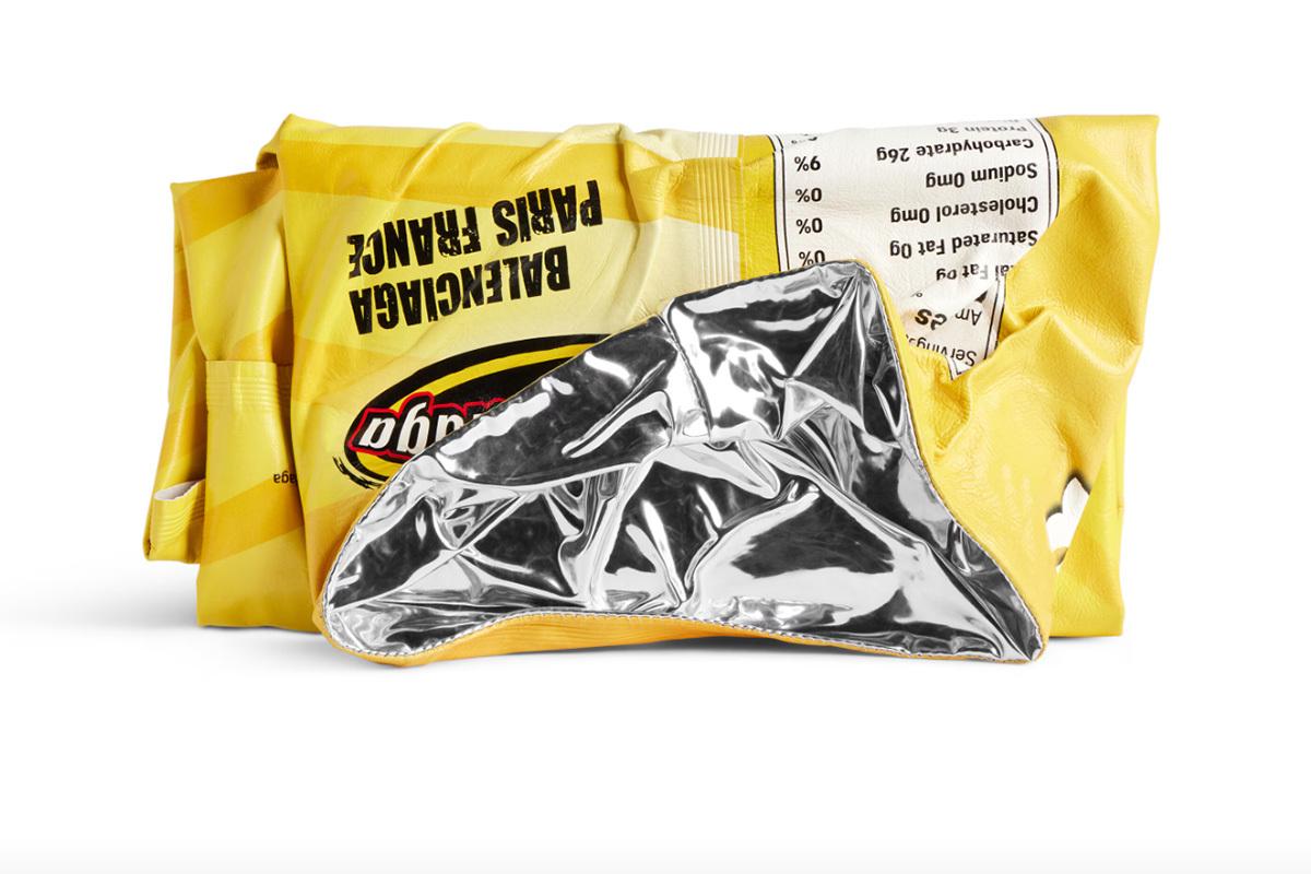 В ЦУМе обнаружена смятая пачка чипсов за четверть миллиона рублей