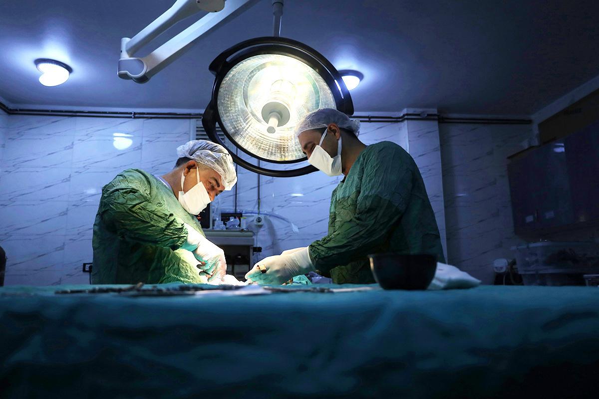 Семь часов подмосковные хирурги спасали мужчину c раздробленным лицом