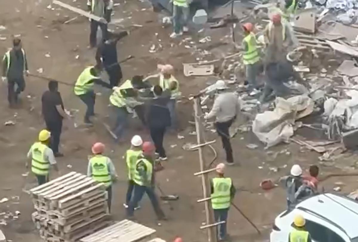 На территории строящегося ЖК в Москве произошла массовая драка