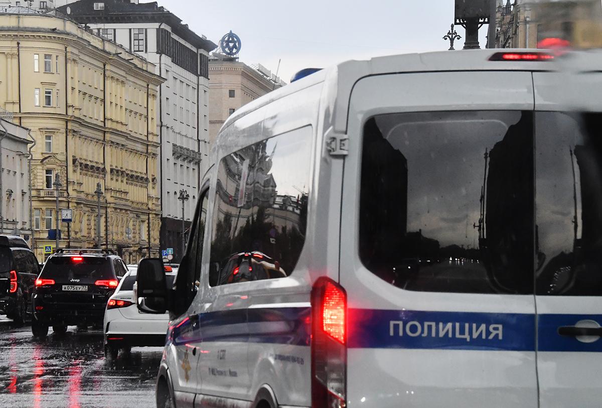 Еще одного залезшего под юбки девушек москвича арестовали