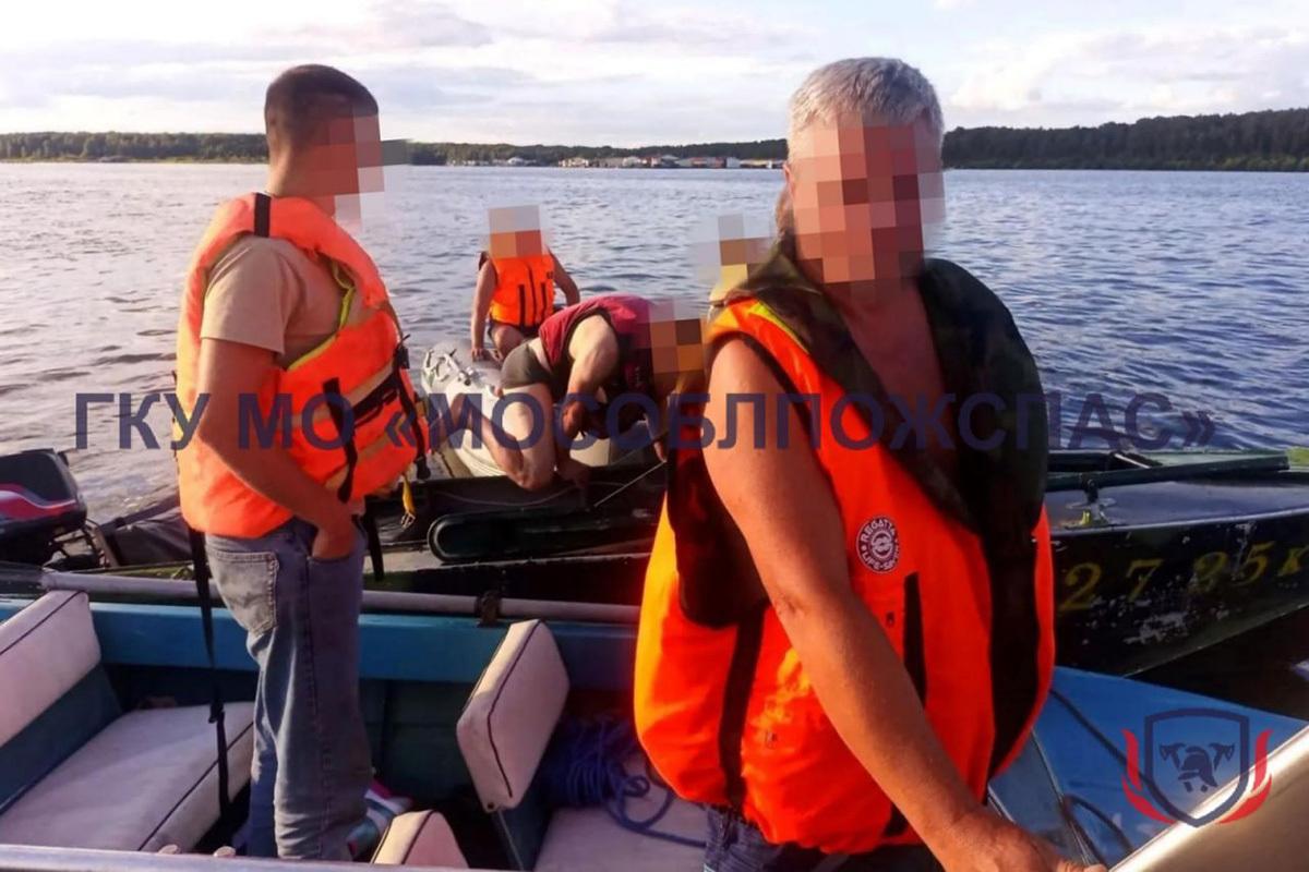 Подмосковным спасателям пришлось гоняться за лодкой без водителя