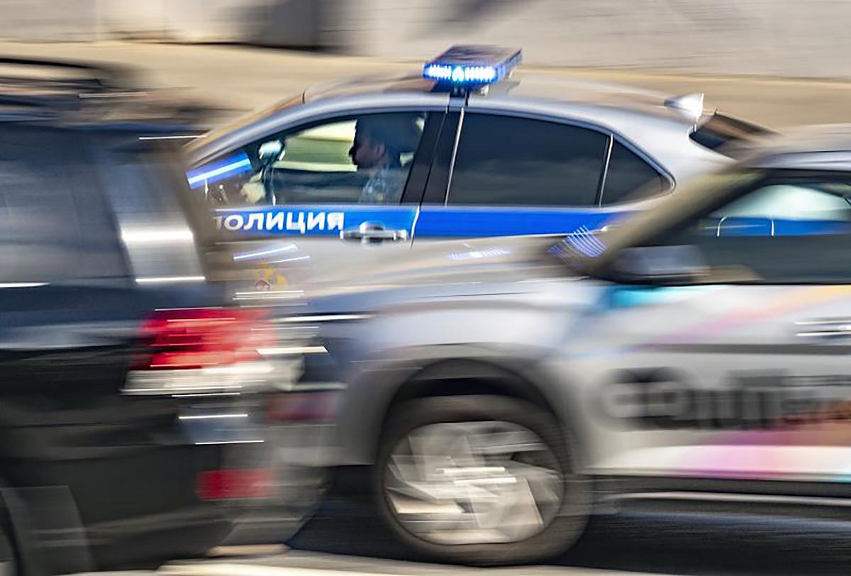 В Москве мужчина пробрался к девушке в номер отеля и надругался над ней
