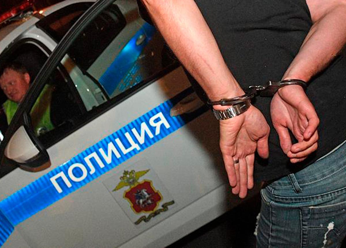 В Москве задержали задержали. Полицейские насильники. Жена полицейского. Парень полицейский. Заблокировали по подозрении в мошенничестве