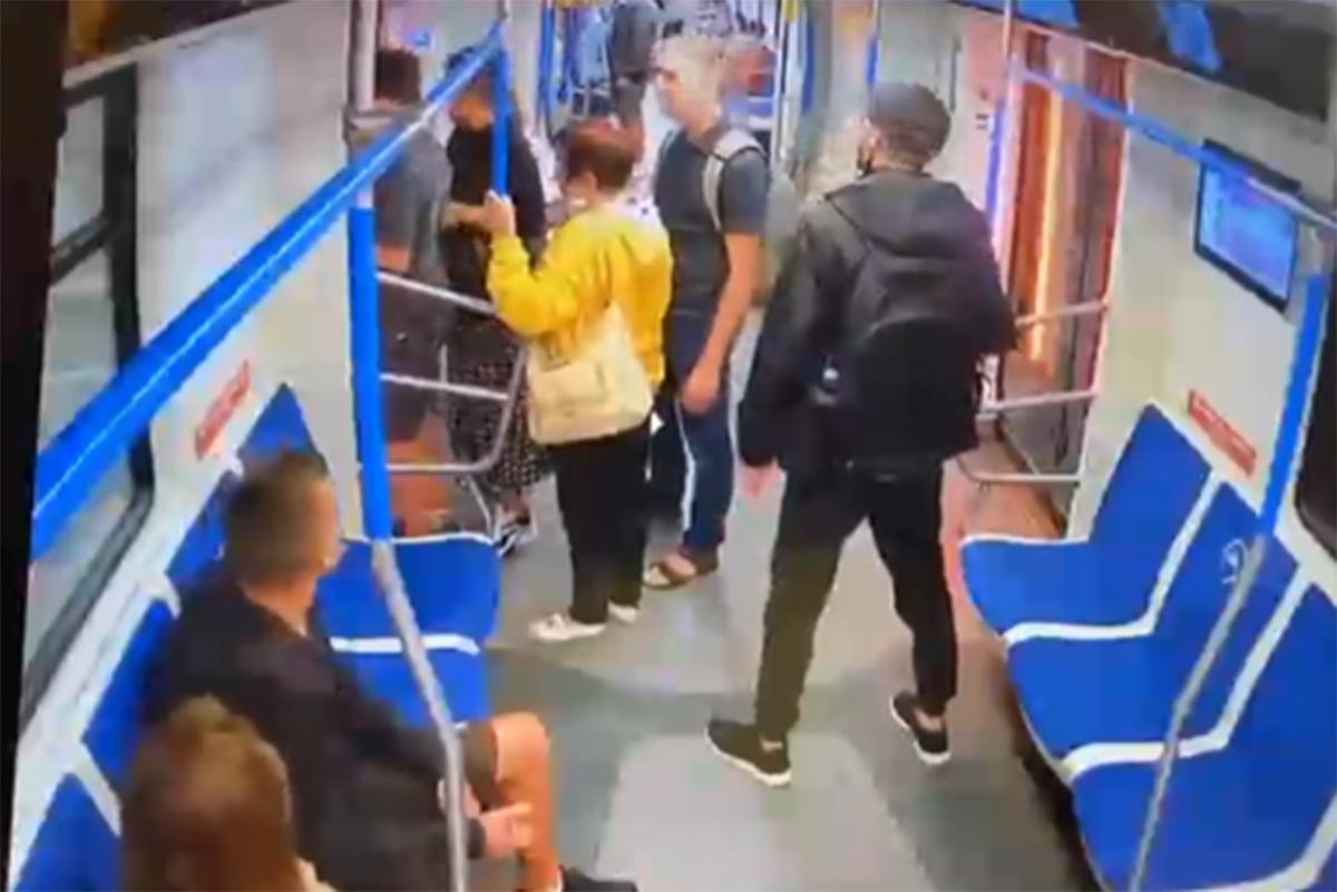 Драка у метро Китай город