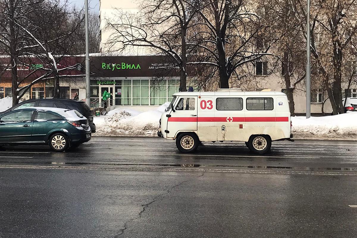 Советская буханка «скорой помощи» на дороге в Москве позабавила россиян -  Мослента