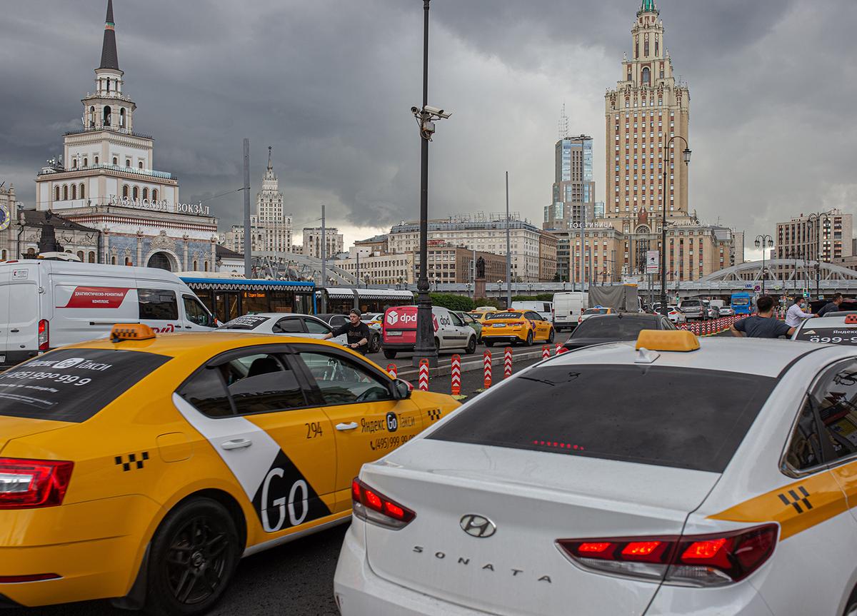 В Москве каждый седьмой автомобиль такси оказался опасным для пассажиров -  Мослента