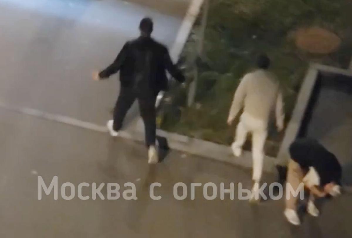 Драка у ночного клуба в центре Москвы попала на видео - Мослента