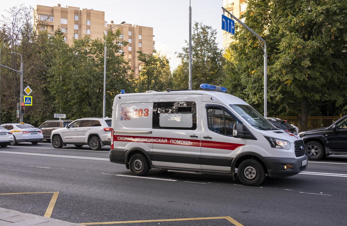 В Подмосковье восьмиклассница пыталась напугать мать суицидом и выпала из  окна - Мослента