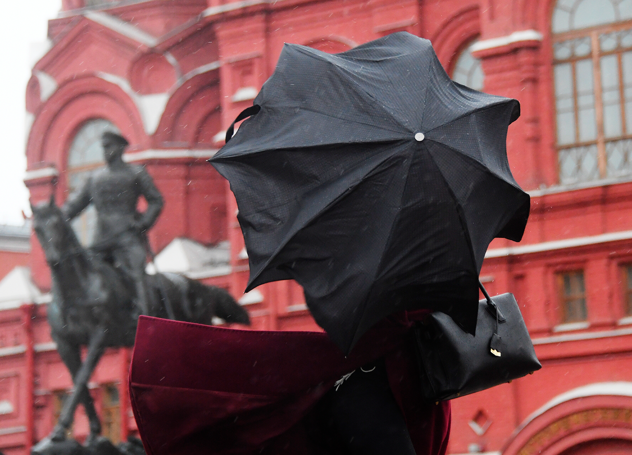 May wind. Девочка - ветер. Ветер и зонт. May wind. Ветер.