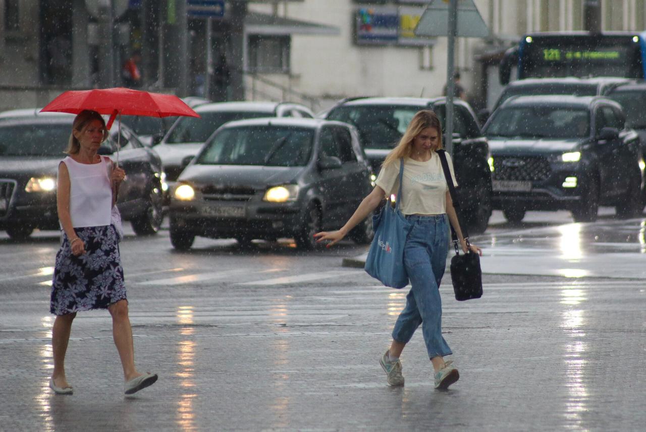 Ливень. Девушки летом в жару. Дождь в феврале. Синоптики обещают что лето будет малоснежным. Зима возвращается.