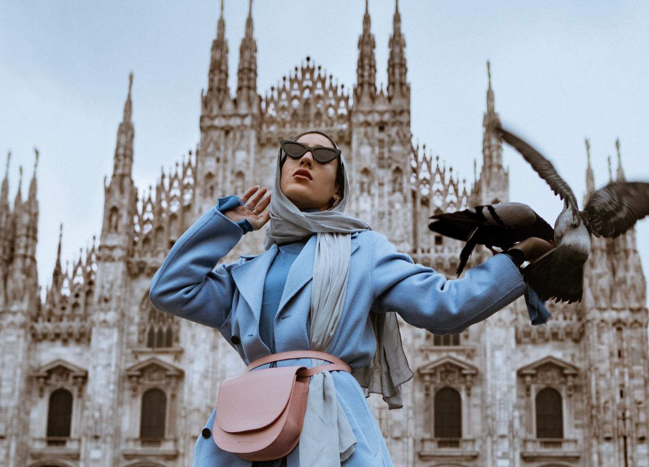 Стилист предсказала смену моды на оверсайз в 2022 году