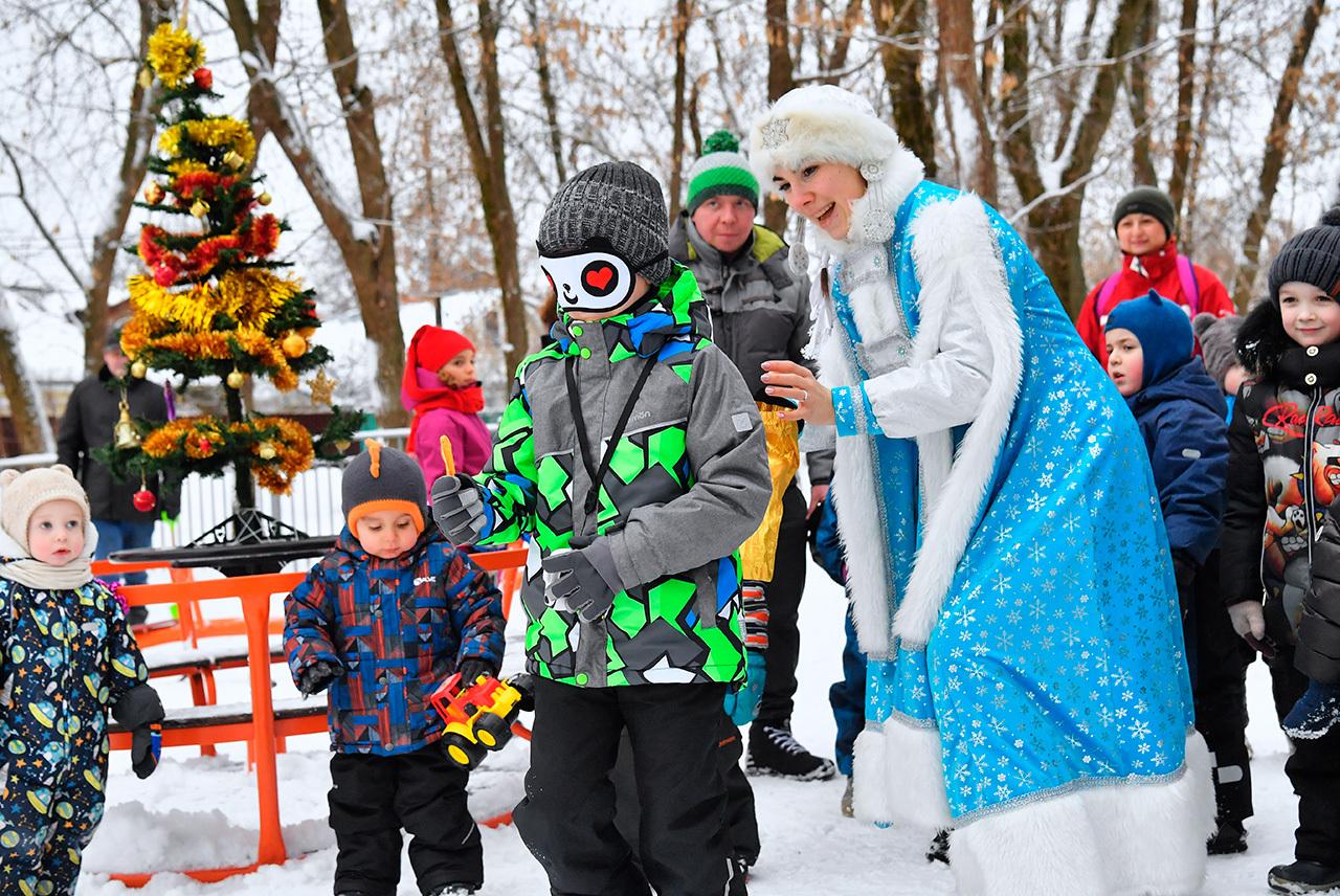 Стали известны даты превращения Снегурочки из девочки в женщину