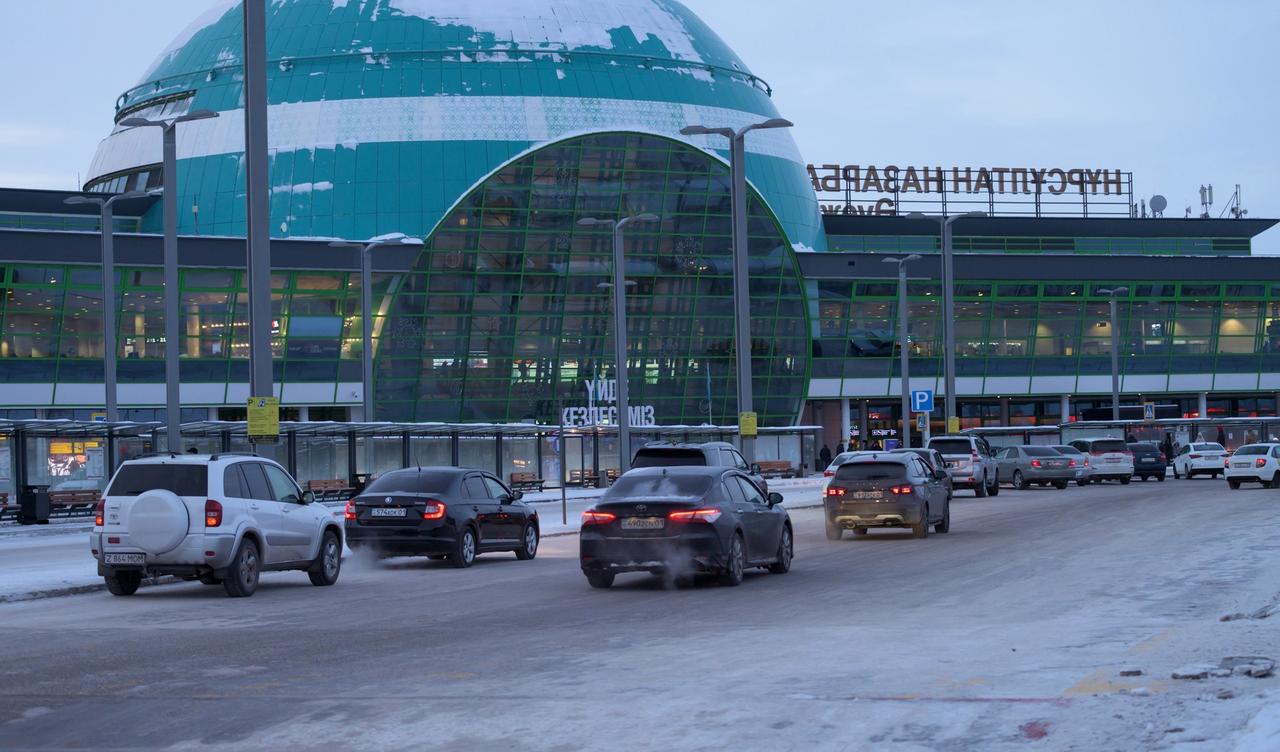 В московских аэропортах отменили все рейсы в Нур-Султан и Алма-Ату
