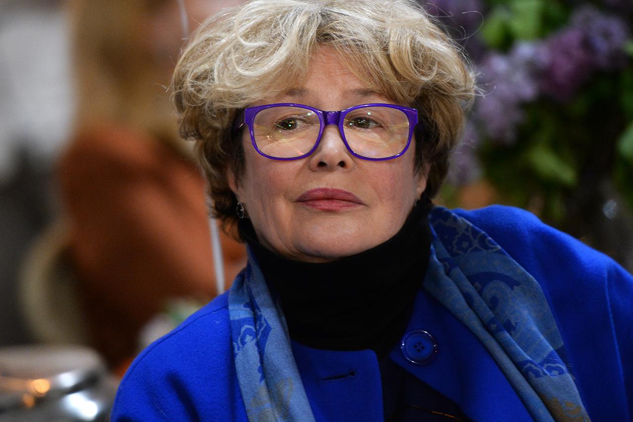 Собянин поздравил с юбилеем знаменитую актрису Марину Неелову