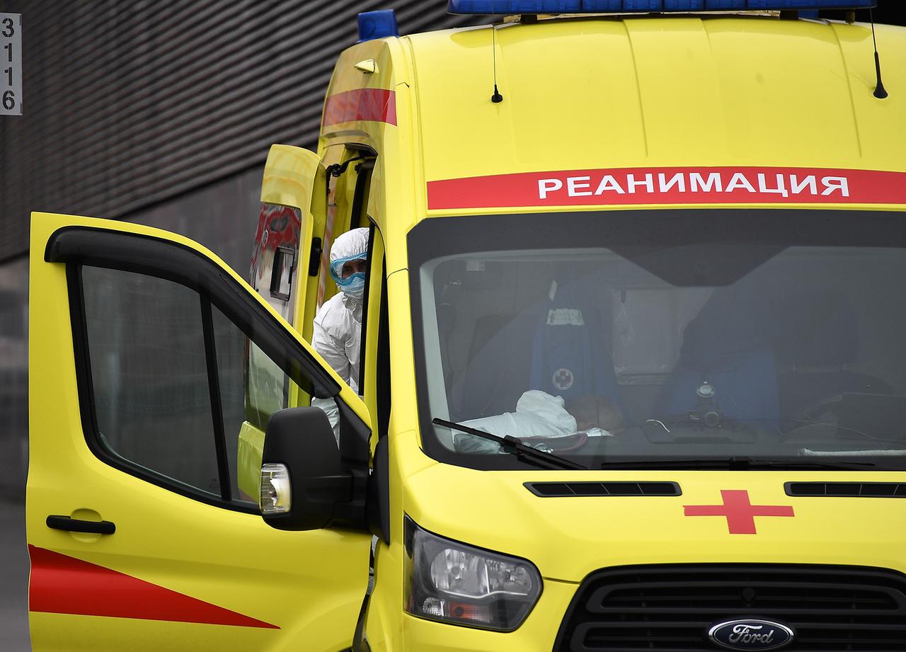 В подмосковном дворе женщина за рулем авто насмерть сбила двухлетнего ребенка