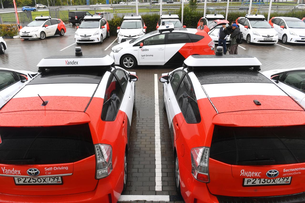 Беспилотные такси начнут работать в Москве в феврале