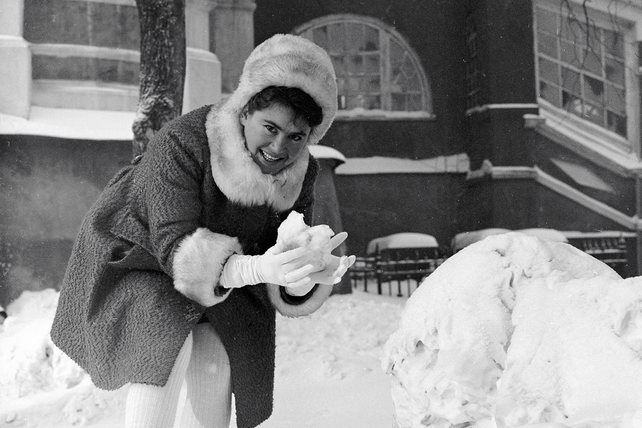 Искусствовед рассказала о зимней моде москвичей полувековой давности