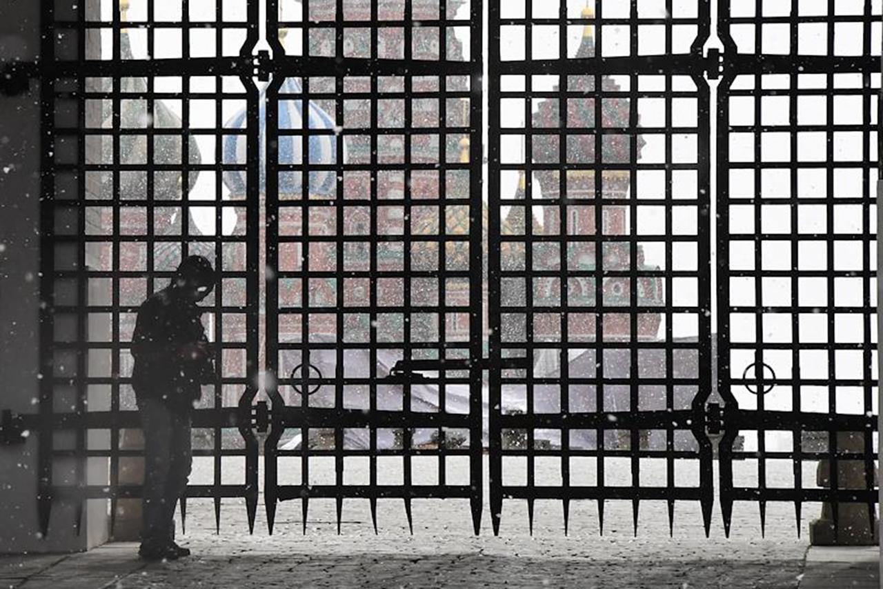 Посетителей Красной площади эвакуировали из-за бесхозной сумки