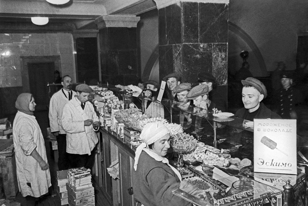 Объявление о буфетах в московском метро вызвало у россиян ностальгию