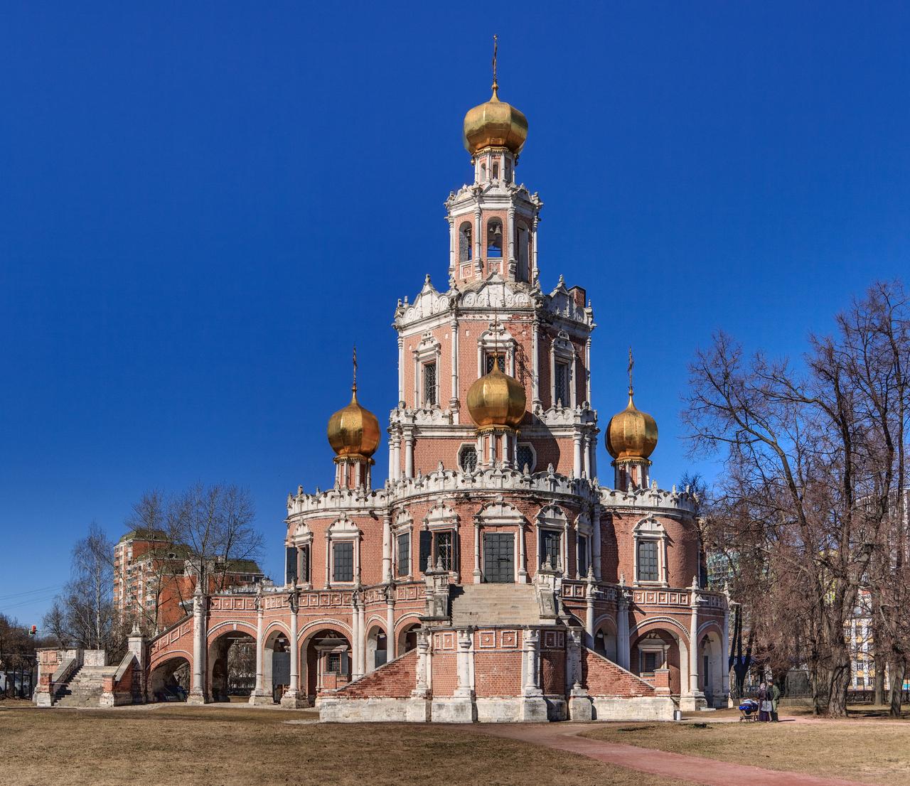 На раздевшуюся у московского храма модель завели уголовное дело