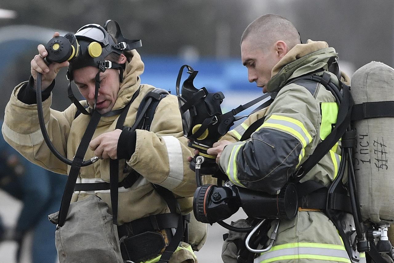 При тушении пожара в коммуналке в Москве обнаружили жилище мошенника