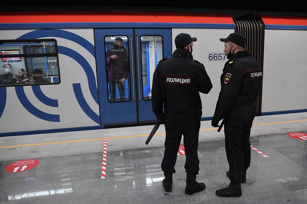 Один бездомный расправился с другим в столичном метро